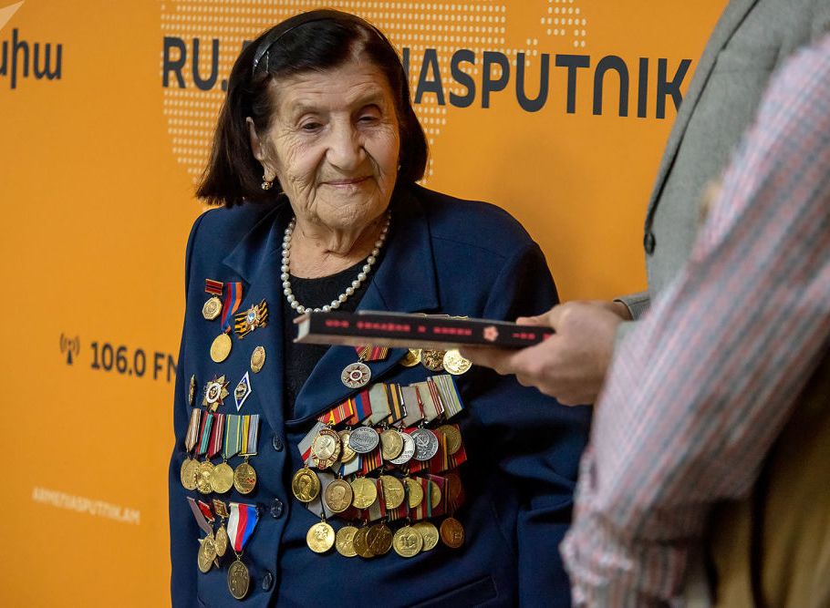97 yaşındaki Ermeni kadın "Moskova, Seni Seviyorum" yarışmasında birinci oldu