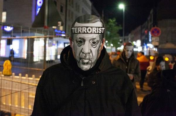 ''Террорист Эрдоган'': как опраздновали Хеллоуин в Германии (фото)
