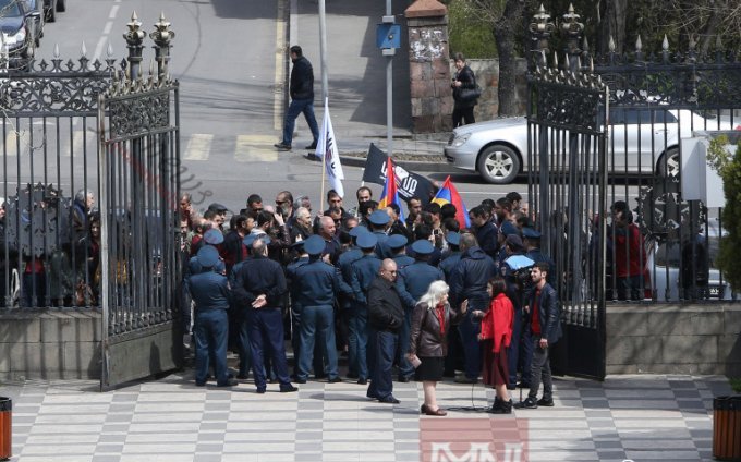 Ermenistan'da protesto eylemleri: "İstanbul'a Hayır, Yozlaşmaya Hayır!"