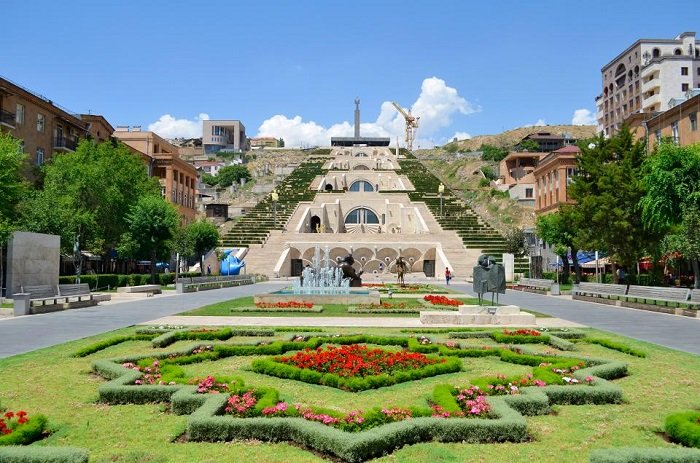 Forbes: Yerevan ağzının tadını bilenler için bir hazinedir