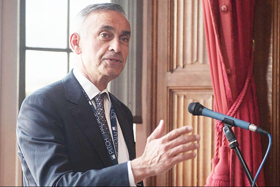 Lord Ara Darzi, Birleşik Krallığı Ermeni Soykırımı'nı tanımaya çağırdı