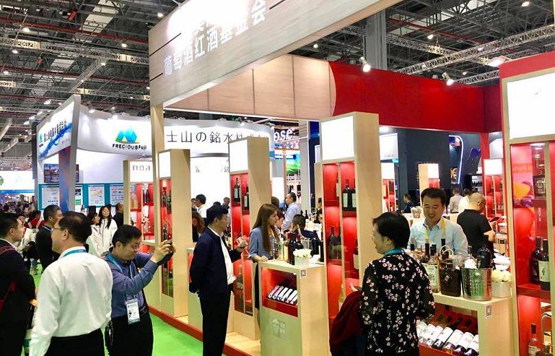 China International Import Expo 2019 fuarında Ermenistan, konyak ve şaraplarını tanıtıyor