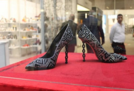 Стамбуле  проданы уникальные женские туфли  за 11 тысяч долларов