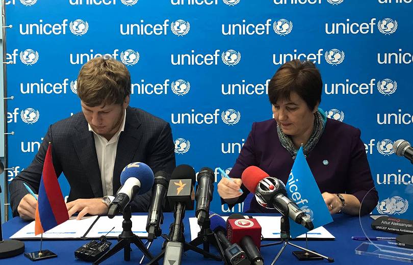 Ermeni ünlü güreşçi Artur Aleksanyan UNICEF iyi niyet elçisi olarak atandı