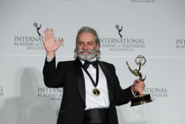 İlk Türk erkek oyuncu Uluslararası Emmy ödülüne layık görüldü