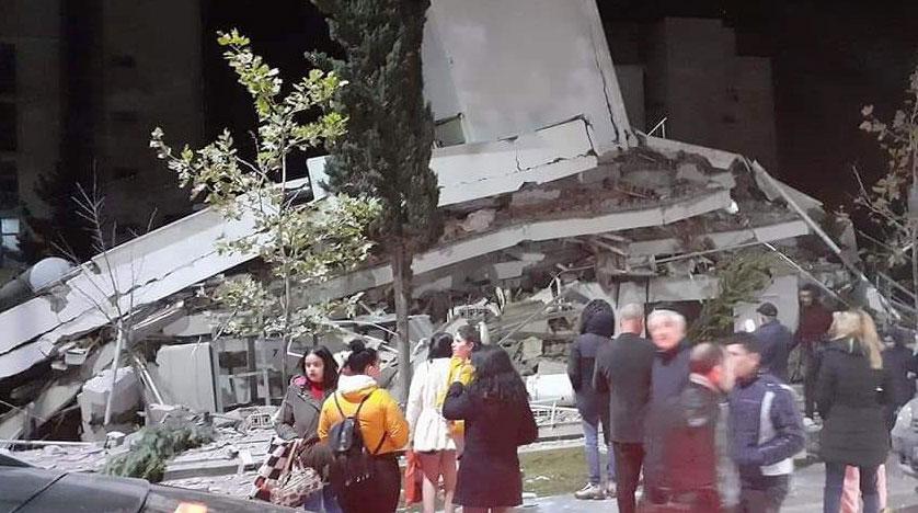 Arnavutluk'ta peş peşe depremler! Enkaz altında kalanlar var (foto)