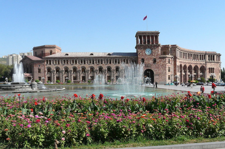 Ortalama maaş miktarıyla Ermenistan Azerbaycan’ın önüne geçti