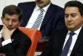 Էրդողանի կուսակցությունը սոցհարցում է պատվիրել՝ պարզելու, թե Դավութօղլուն և Բաբաջանը որքան ձայն կխլեն ԱԶԿ-ից