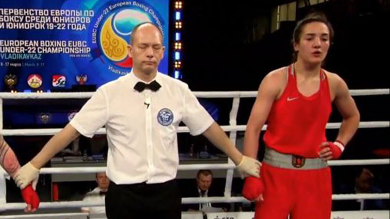 Ermeni kadın boksör Ani Hovsepyan Azerbaycanlı rakibini yenilgiye uğratıp yarı finale çıktı