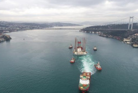 Турция временно закрыла движение по Босфору из-за севшего на мель судна
