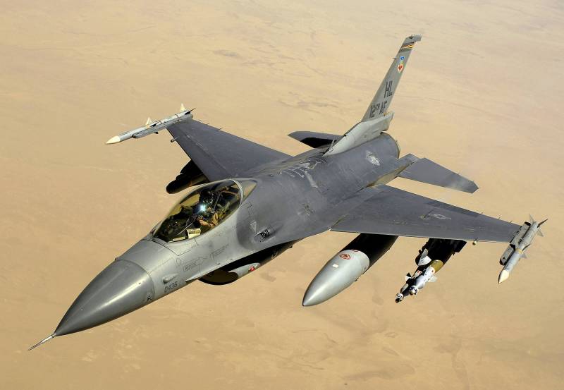 ''Сорвать военные планы Турции'': ВВС Египта F-16 над Ливией