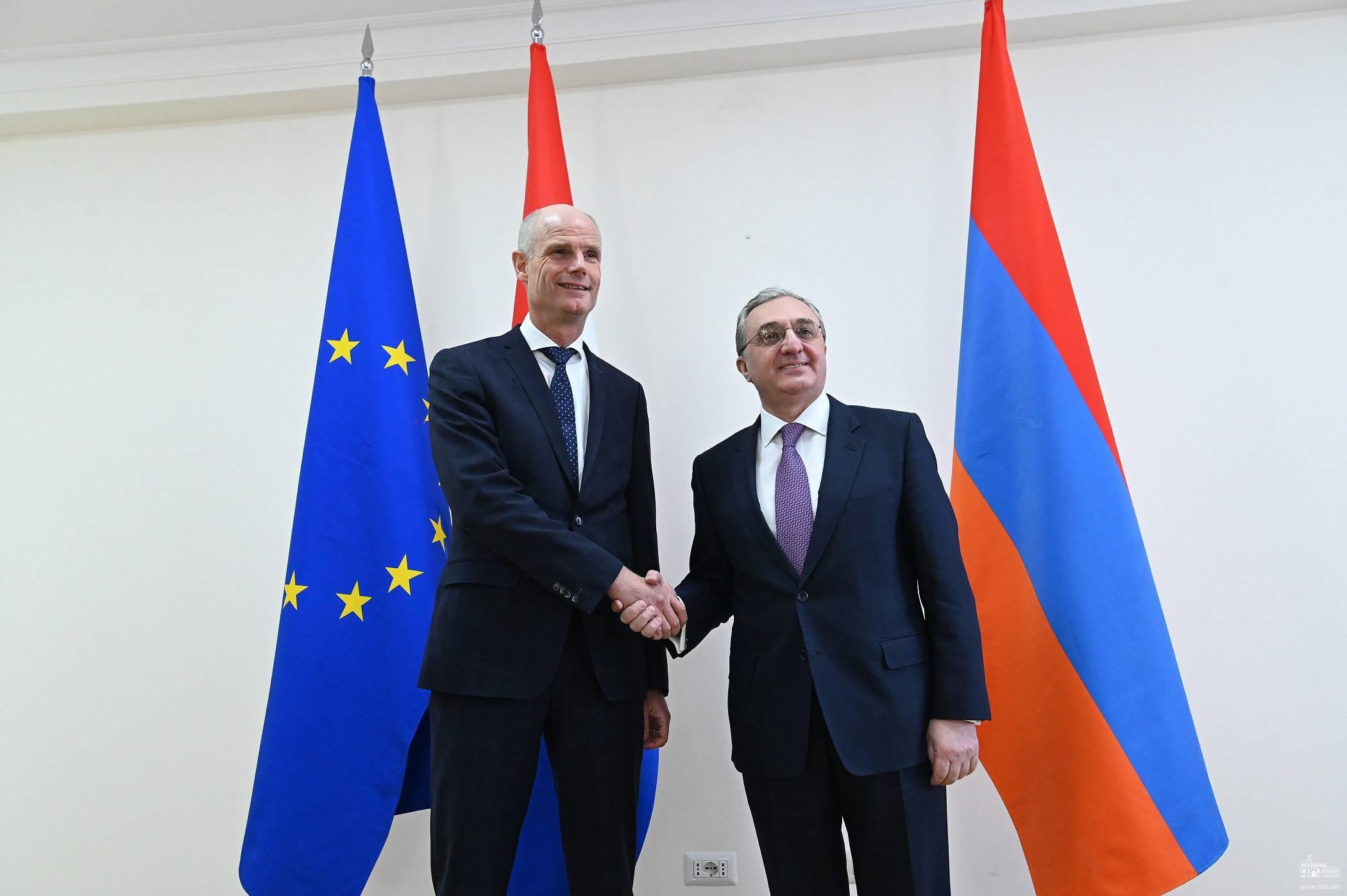Hollanda Dışişleri Bakanı Ermenistan’da tüm alanlarda iki ülke ilişkilerinin geliştirilmesini önemsedi