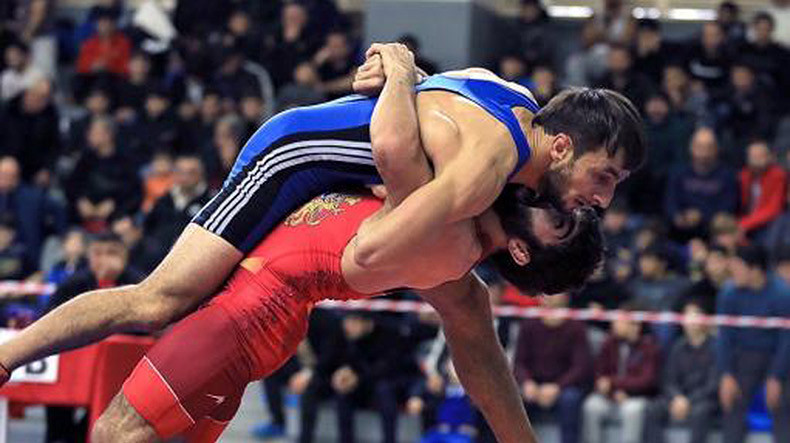 Ermeni güreşçiler, Ukrayna'da üç madalya kazandı