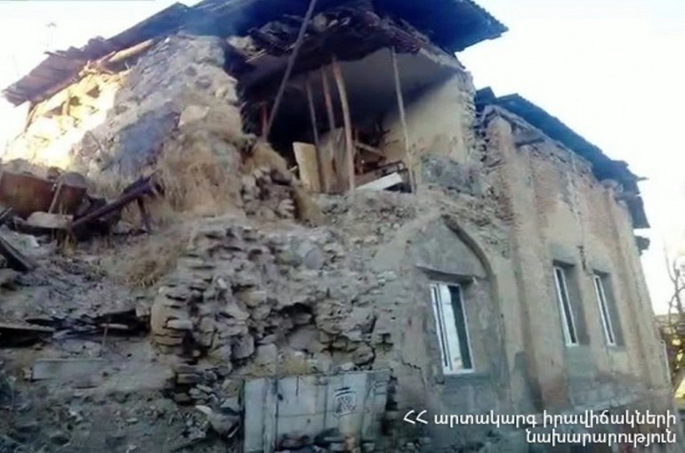 Yerevan’da Mavi caminin bir kısmı yıkıldı