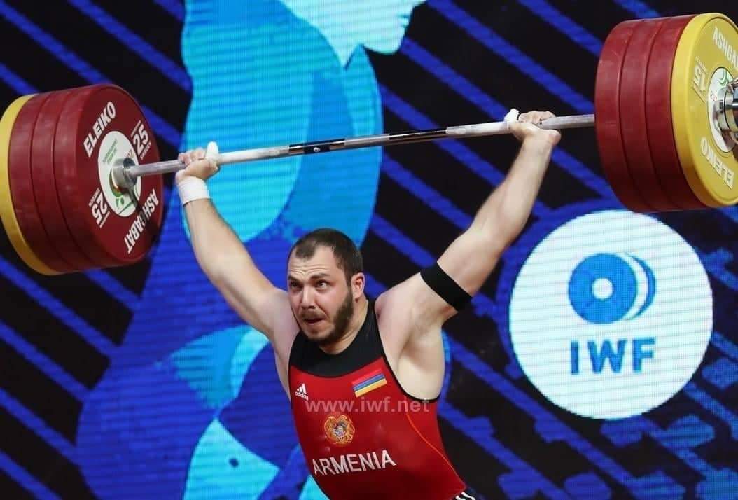 Halter dünya ve Avrupa şampiyonu Ermeni Hakob Mıkrtçyan, İran'da gümüş madalya kazandı