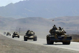Турция перебросила в Сирию десятки танков