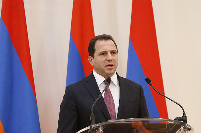 Ermenistan Savunma Bakanının önderliğindeki heyet Belarus’a gidiyor