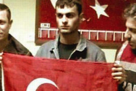 Dink'i öldüren Samast’ın bayraklı fotoğrafı jandarma konutanının talimatıyla çeklidi
