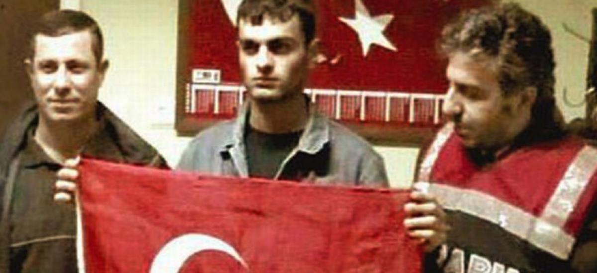 Հրանտ Դինքին սպանած Սամասթը ժանդարմերիայի հրամանատարի ցուցումով է նկարվել թուրքական դրոշով
