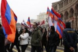 Erivan’da, Türkiye`de Ermenilere yönelik ırkçı politakayı kınayan protesto yürüyüşü başladı(foto)