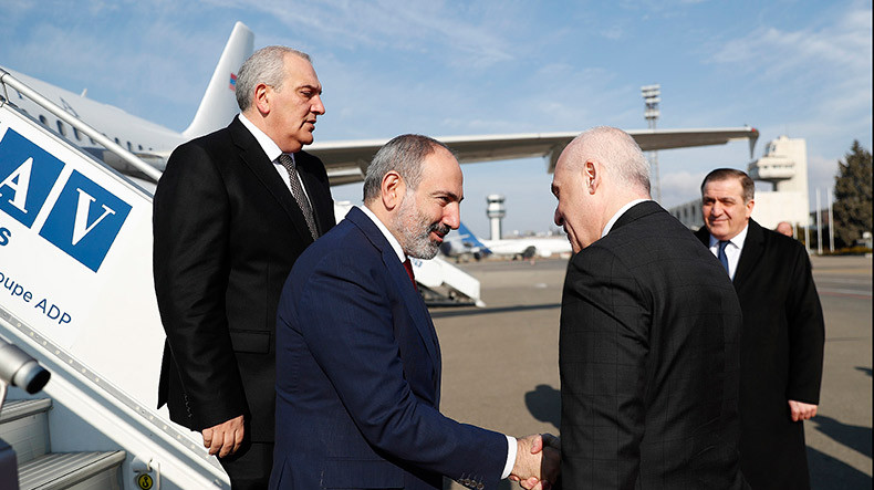 Ermenistan Başbakanı, iki günlük resmi ziyaret için Gürcistan'da