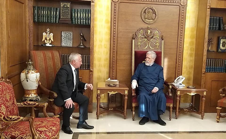 Ermenistan'ın Lübnan Büyükelçisi, Kilikya Katolikosu I. Aram'ı ziyaret etti