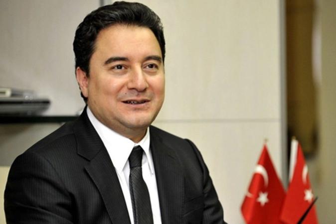 Экс-глава МИД Турции ''Турция управляется тесным кругом лиц''