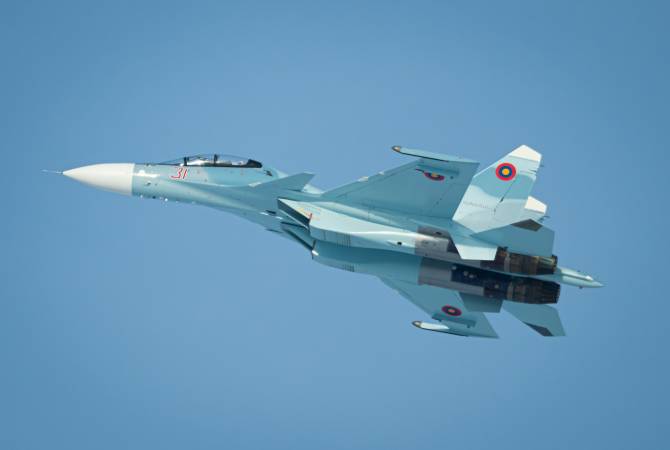 Ermenistan’da Su-30 savaş uçaklarının pilot ekibi eğitim uçuşları gerçekleştiriyor (Video)