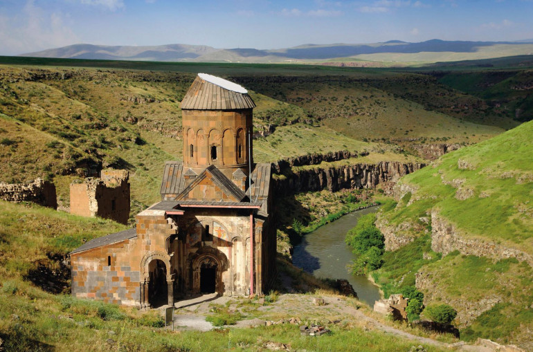 “National Geographic”, Orta Çağ Ermenistan'ın büyük başkenti Ani'yi kaleme aldı