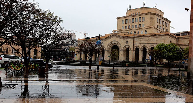 Ermenistan’da Olağanüstü hal uzatıldı