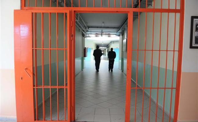 Парламент Турции одобрил временное освобождение 90 тыс. заключенных