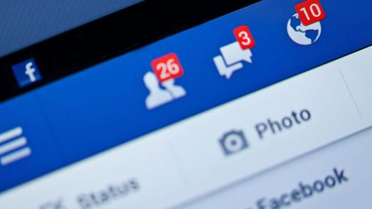 Facebook, sahte koronavirüs haberlerini beğenenleri uyaracak