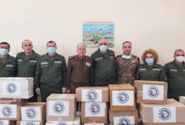 Ermeni uzmanlar Halep hastanesine tıp malzemeleri teslim etti