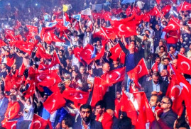 Опрос показал, что почти половина голосующей за Эрдогана молодёжи хочет жить за границей