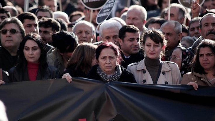209 hak savunucusu, gazeteci ve siyasetçiden Hrant Dink Vakfı'na destek