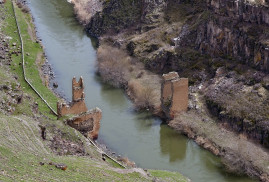 Türkiye-Ermenistan sınırındaki tarihi Ani köprüsü onarılacak