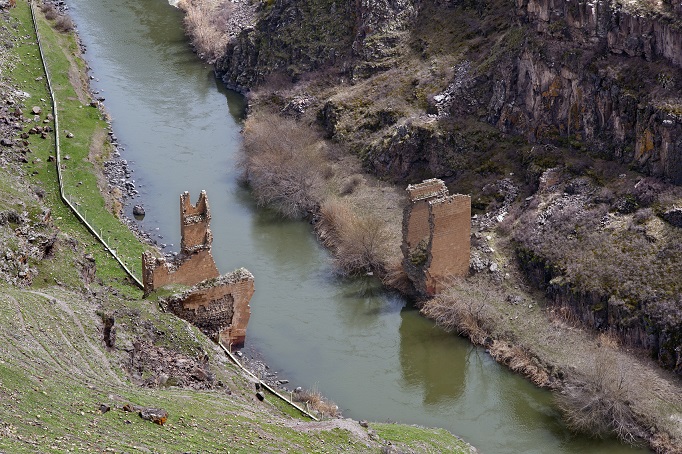 Турки собираются восстановить исторический мост Ани на армяно-турецкой границе