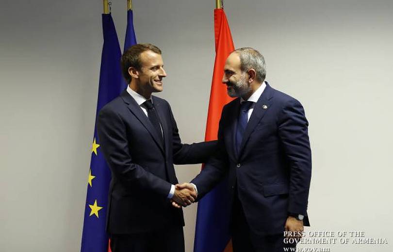 Fransa Cumhurbaşkanı’ndan Ermenistan Başbakanı’na destek ve yardım mesajı
