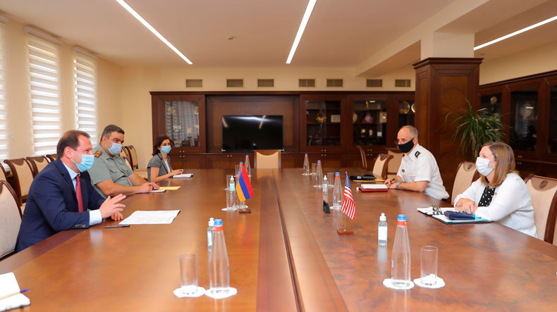 Ermenistan Savunma Bakanı ABD Yerevan Büyükelçisini kabul etti