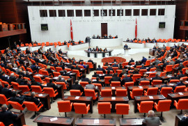 Четыре из пяти представленных в парламенте Турции партий приняли осуждающее Армению заявление