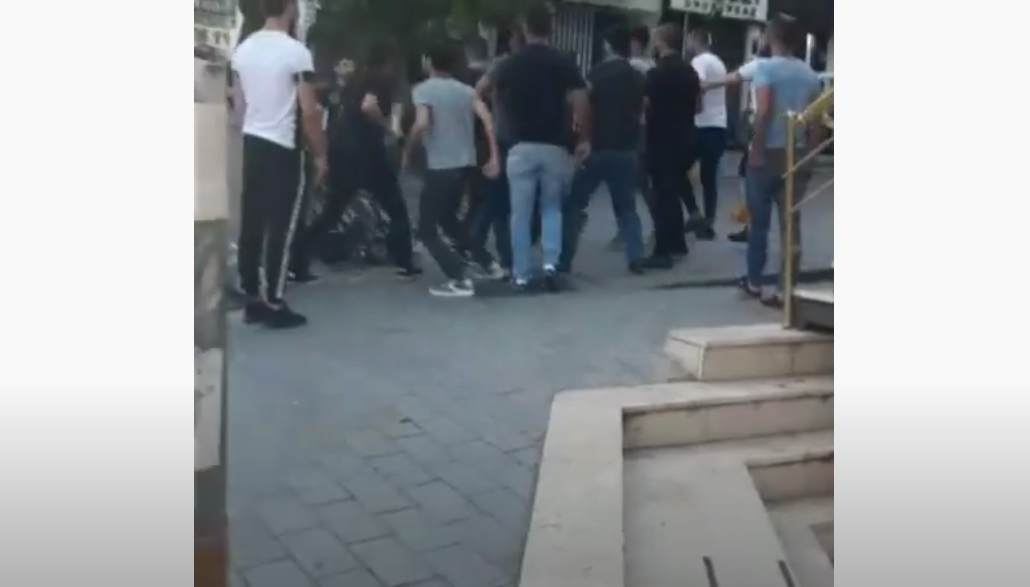 Azerbaycanlılar, İstanbul'da da Ermenilere karşı saldırıya geçti