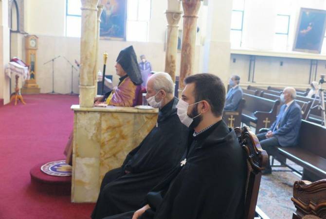 Beyrut'ta hayatını kaybedenler için İran'daki Ermeni Kilisesi'nde ayin yapıldı