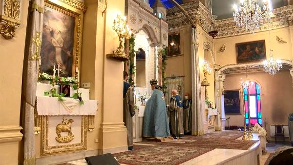 Feriköy'deki Surp Vartanants Ermeni Kilisesi'nde  Meryem Ana Yortusu kutlandı