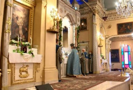 Feriköy'deki Surp Vartanants Ermeni Kilisesi'nde  Meryem Ana Yortusu kutlandı
