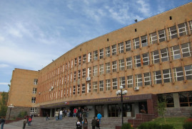 Ermenistan’da Covid-19 salgını nedeniyle kapatılan üniversiteler Eylül’de açılacak