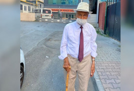 88-ամյա թուրք գրողը նախկին պետպաշտոնյաներին վիրավորելու մեղադրանքով կալանավորվել է