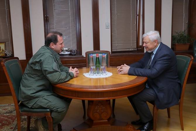 Ermenistan Savunma Bakanı, AGİT Dönem Başkanı'nın Özel Temsilcisi ile görüştü