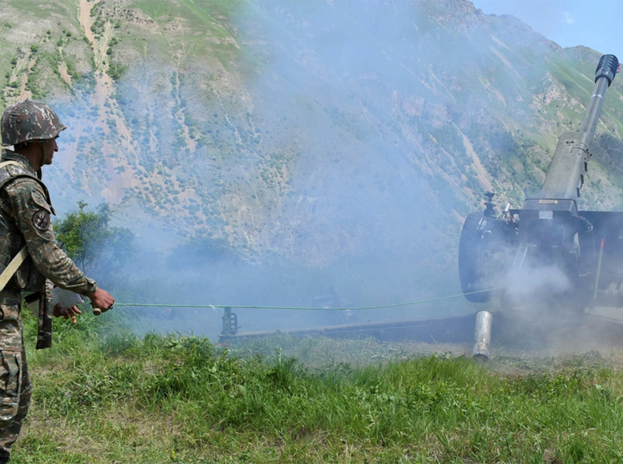 Azerbaycan, tank saldırısı düzenledi, ancak 10 adet aracını kaybetti (video)