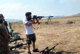 Azerbaycan'da hakkında dava açılan Dan Bilzerian'dan Karabağ'a 250 bin dolar hibe