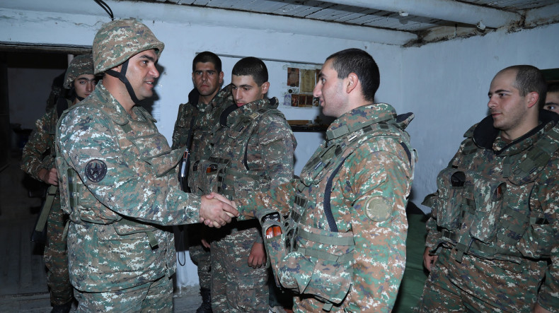 Ermeni devlet sınırlarının güleryüzlü muhafızları (Foto)